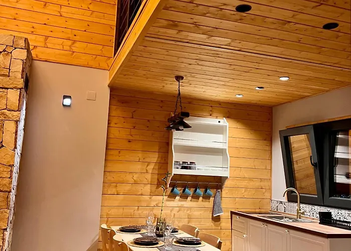 Mount Log Cabin