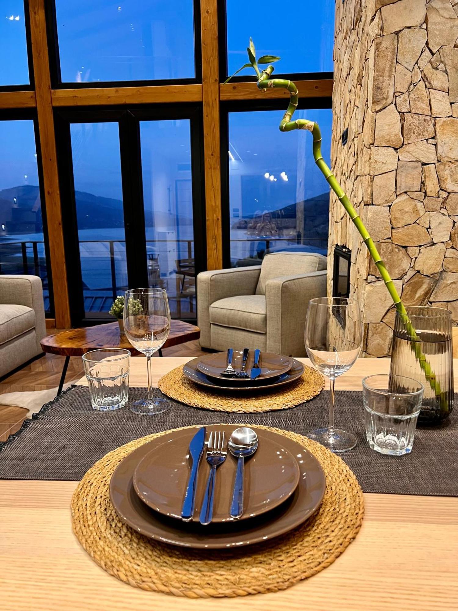 Villa Mount Log *